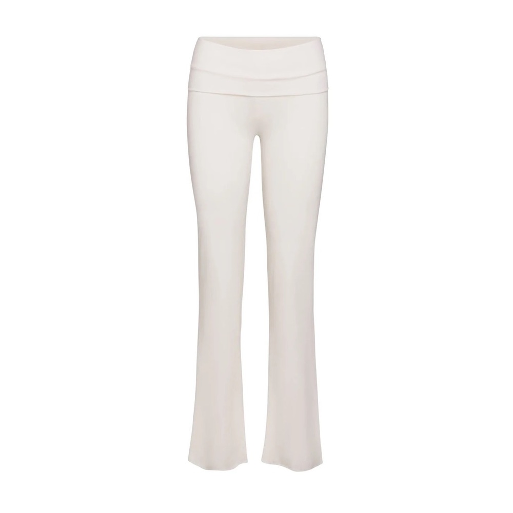 Skims white twist pants!